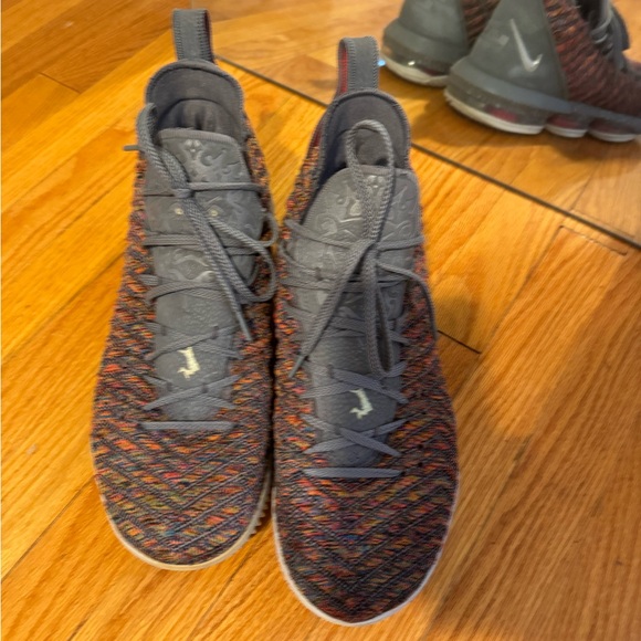 Nike LeBron 16 Men’s Sneakers Sz 12 - Picture 4 of 7